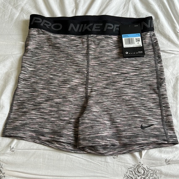 Nike pro shorts - Picture 1 of 4